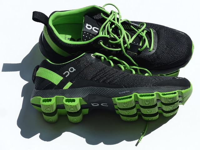 sports-shoes-115149_640.jpg